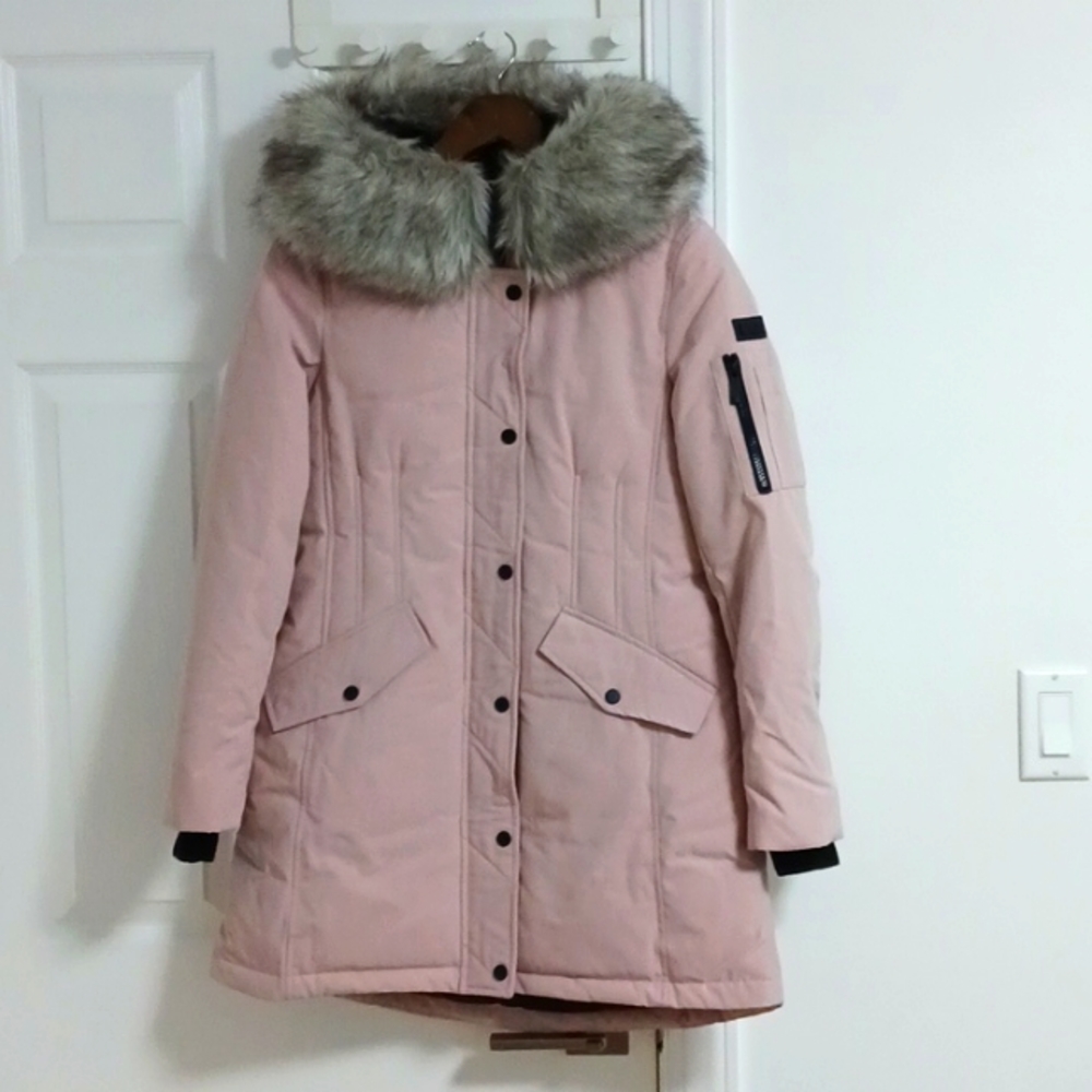 Bcbgmaxazria pink winter coat with faux fur